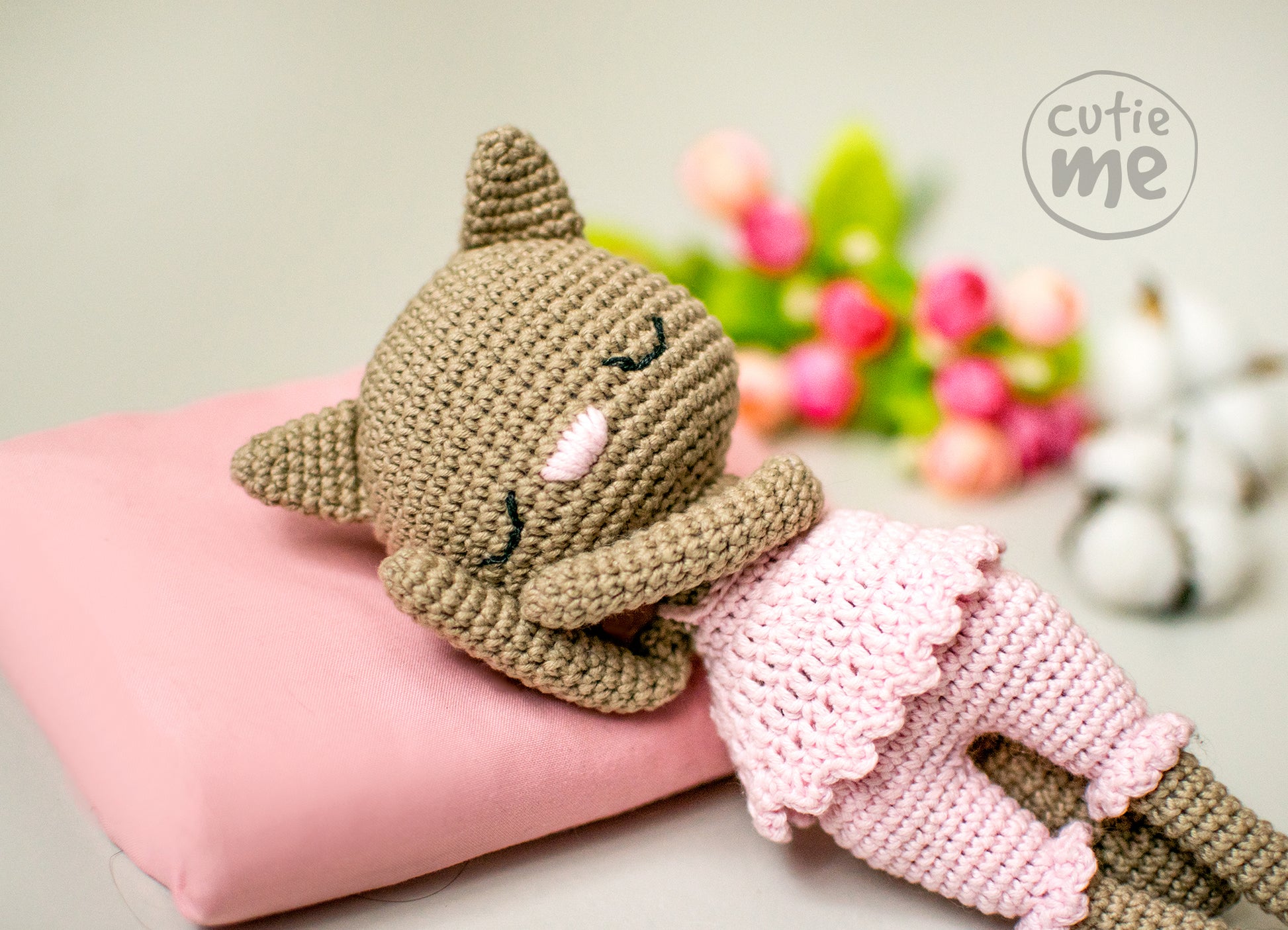 Molly the Cat amigurumi crochet toy pattern pdf